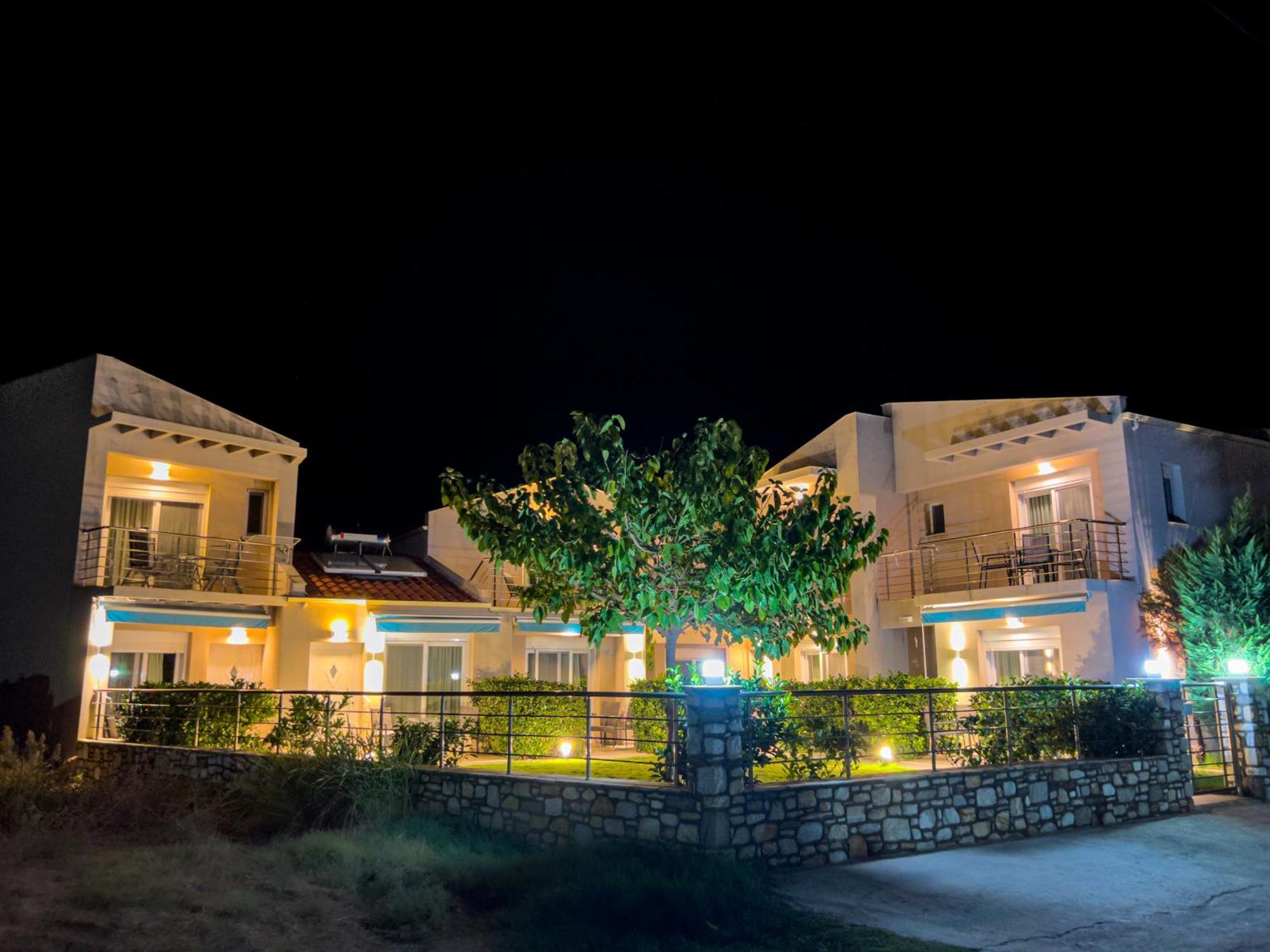 Yalos Beach Maisonettes Скала-Сотірос Екстер'єр фото