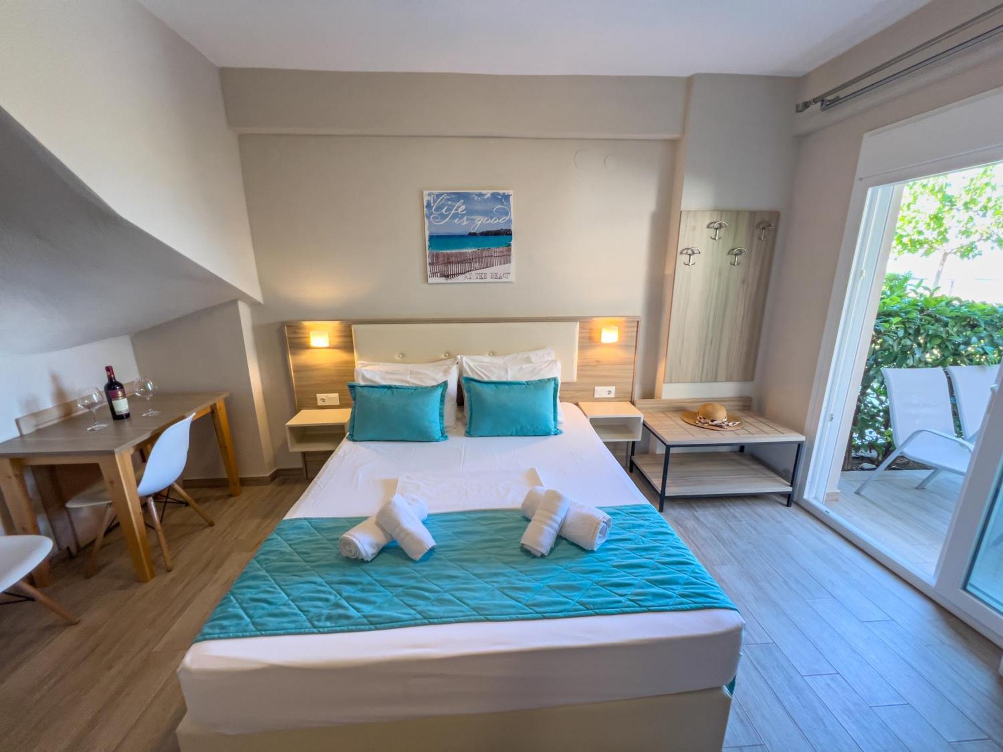 Yalos Beach Maisonettes Скала-Сотірос Екстер'єр фото