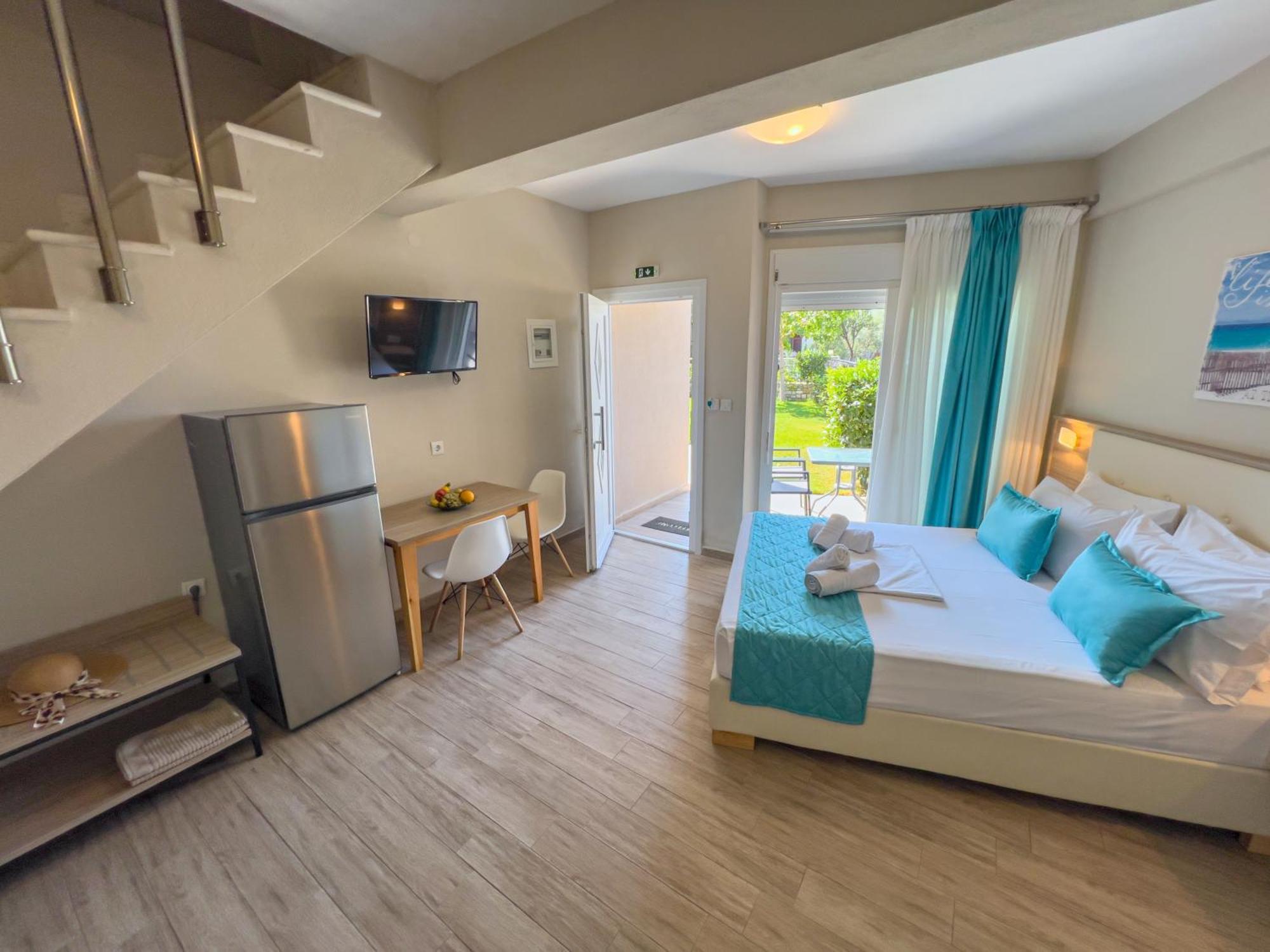 Yalos Beach Maisonettes Скала-Сотірос Екстер'єр фото