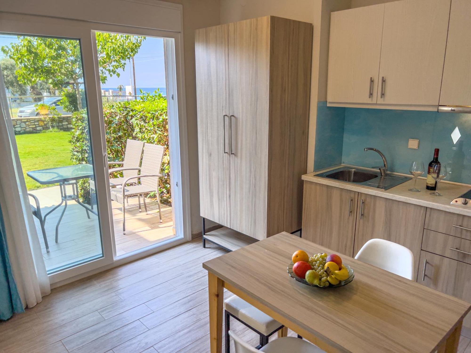Yalos Beach Maisonettes Скала-Сотірос Екстер'єр фото